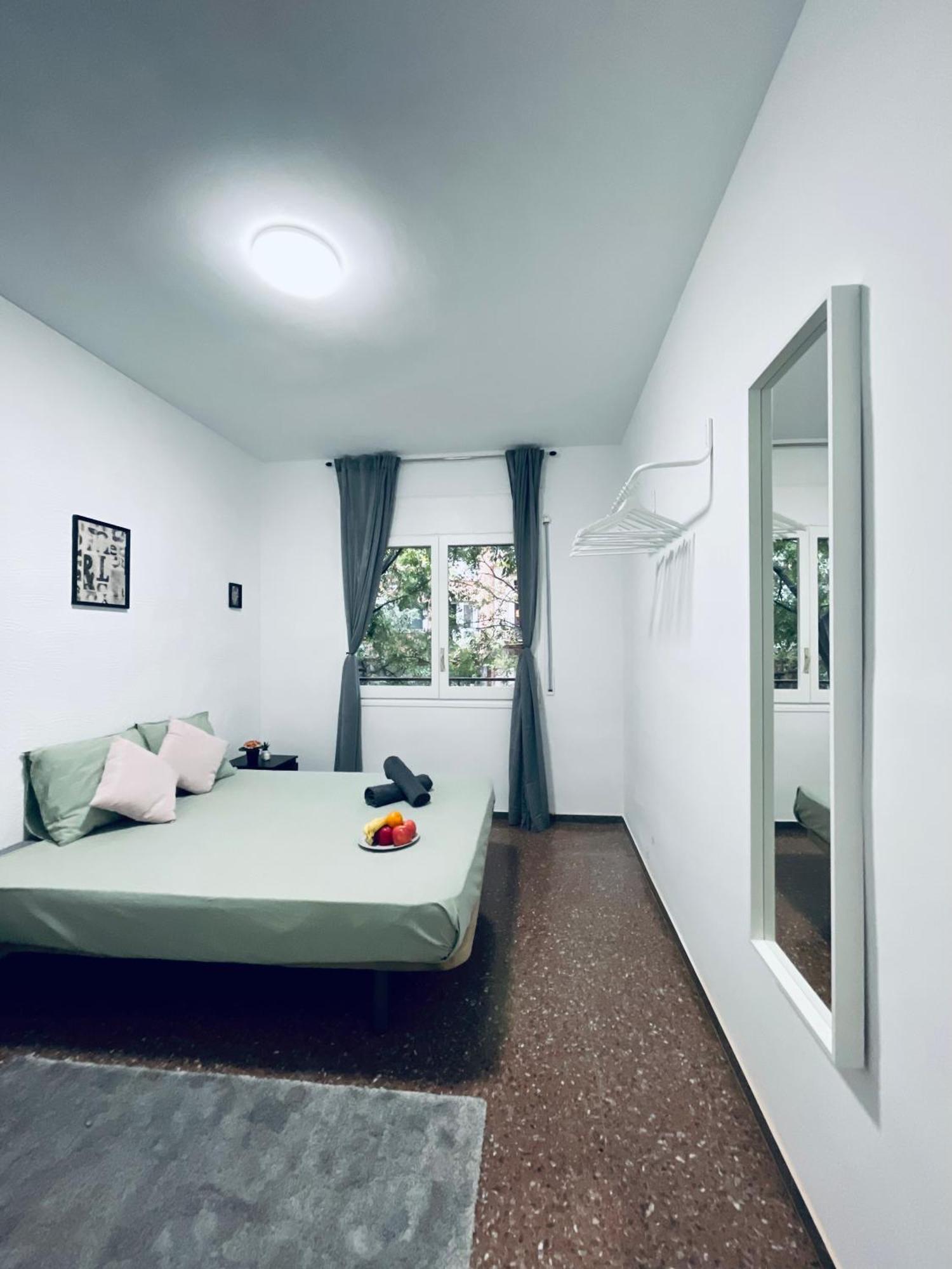 Sardenya 4 Couette-café